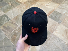 Load image into Gallery viewer, Vintage San Francisco Giants New Era Diamond Collection Pro Fitted Baseball Hat, Size 6 7/8