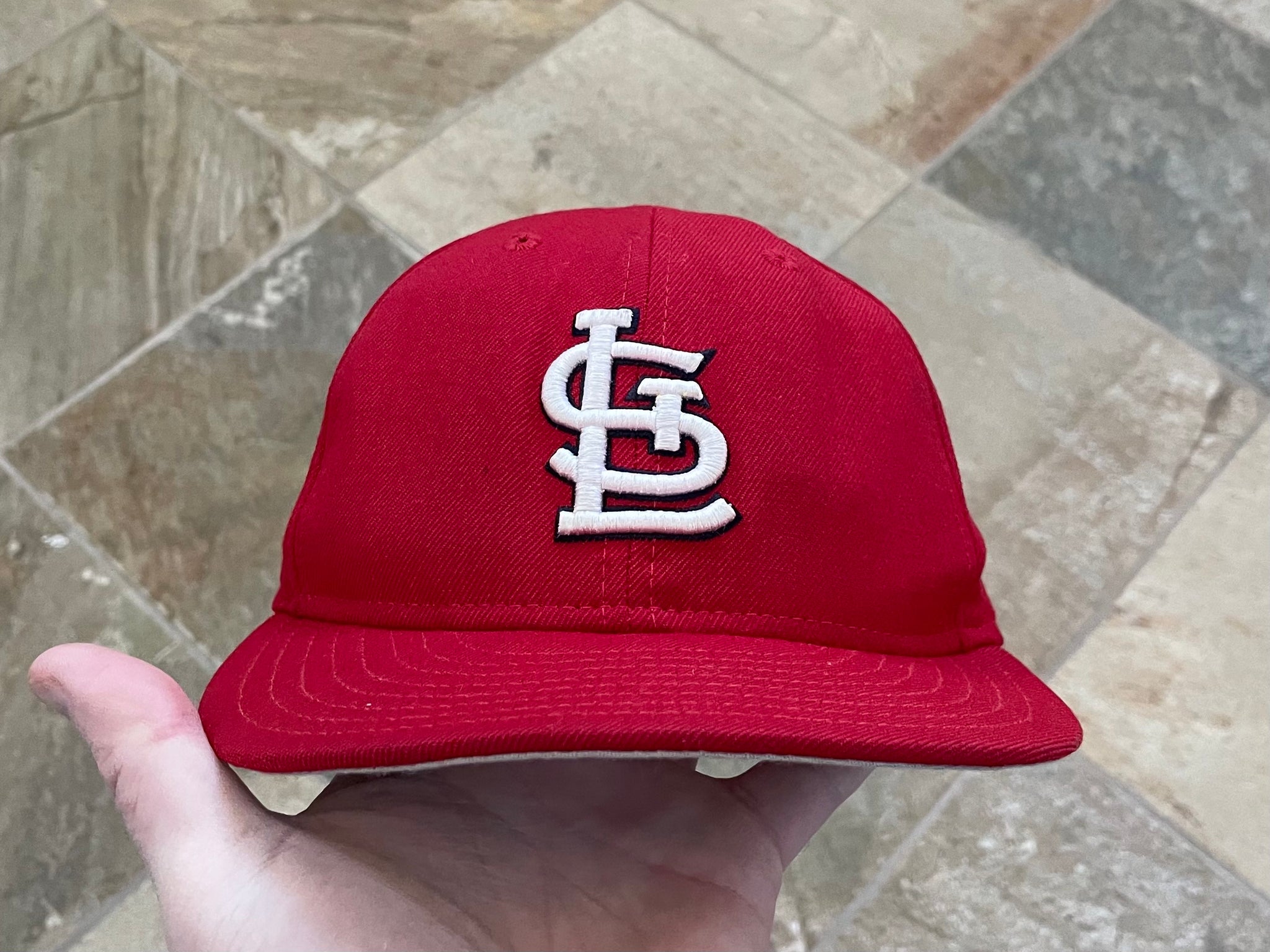 VINTAGE St Louis Cardinals Hat Cap Size 7 1/8 Fitted Red White New Era USA  90s