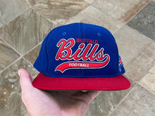 Load image into Gallery viewer, Vintage Buffalo Bills Starter Tailsweep Snapback Football Hat