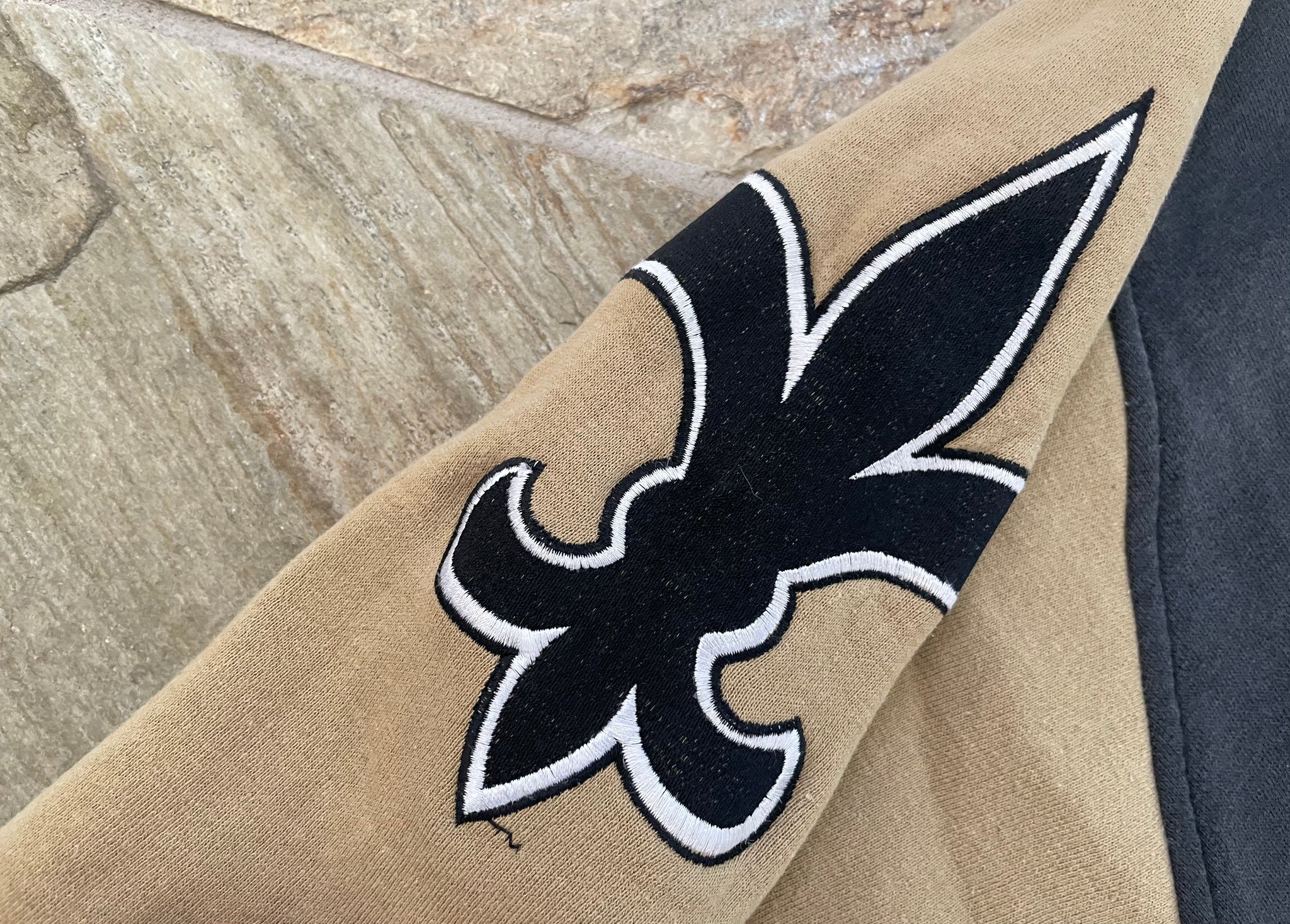 Vintage New Orleans Saints Galt Sand Football Sweatshirt, Size XL – Stuck  In The 90s Sports