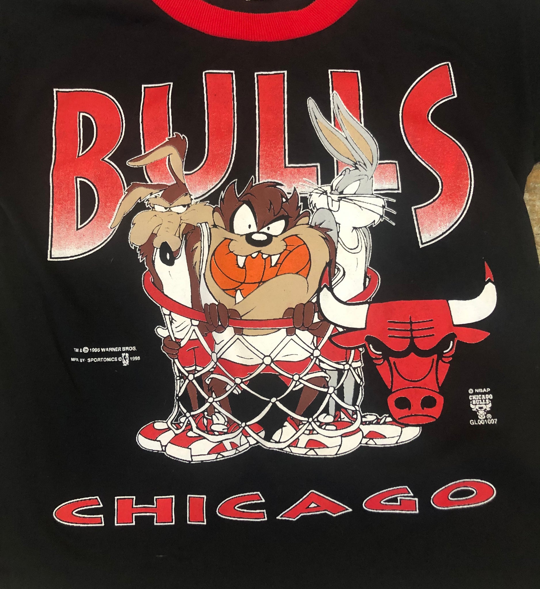 Vintage 90s Chicago BULLS Looney Tunes T-Shirt