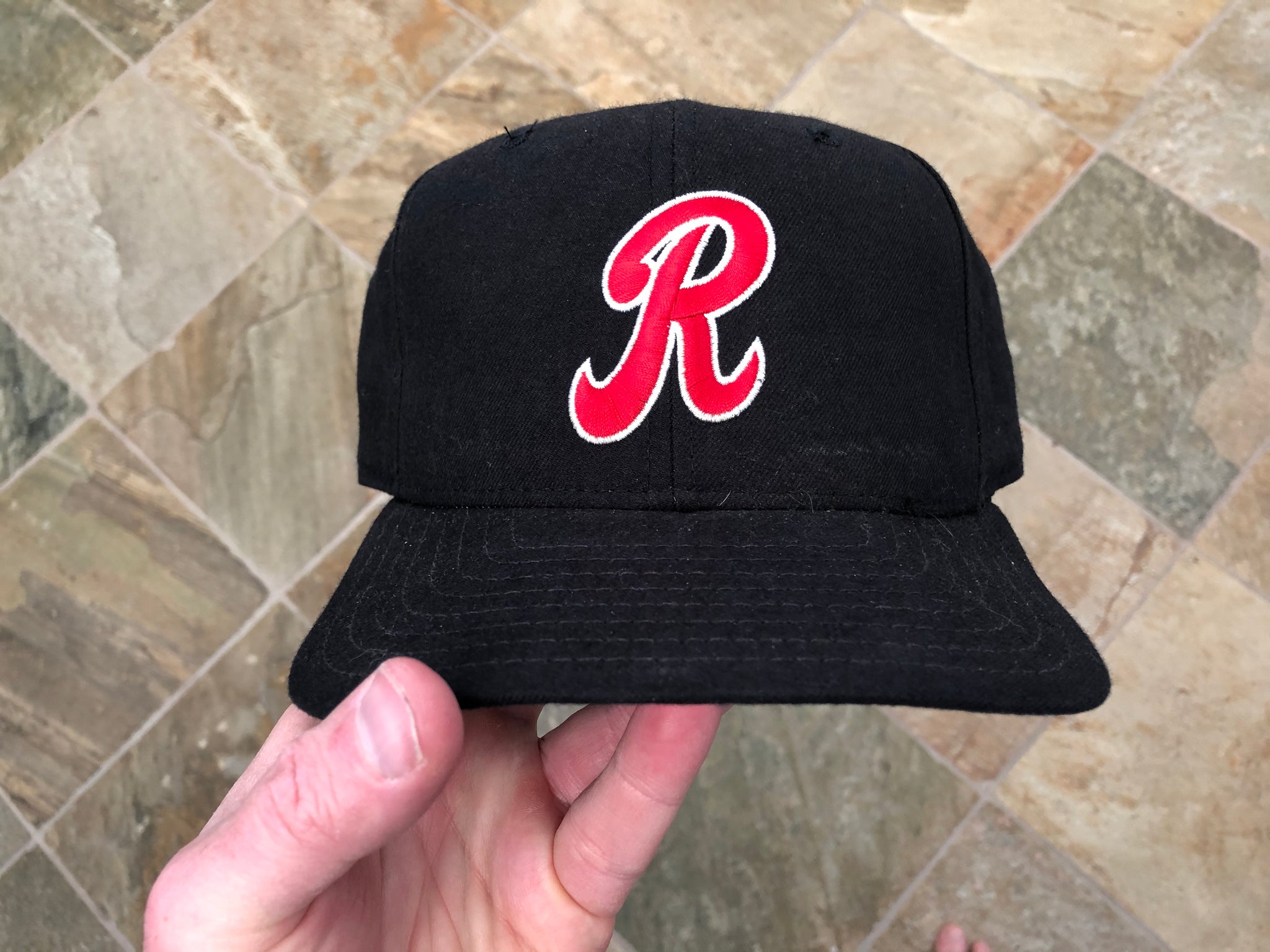 Vintage Rochester Red Fitted Sports The Hat, Stuck – New Size 1/8 Era 7 90s Wings Baseball In