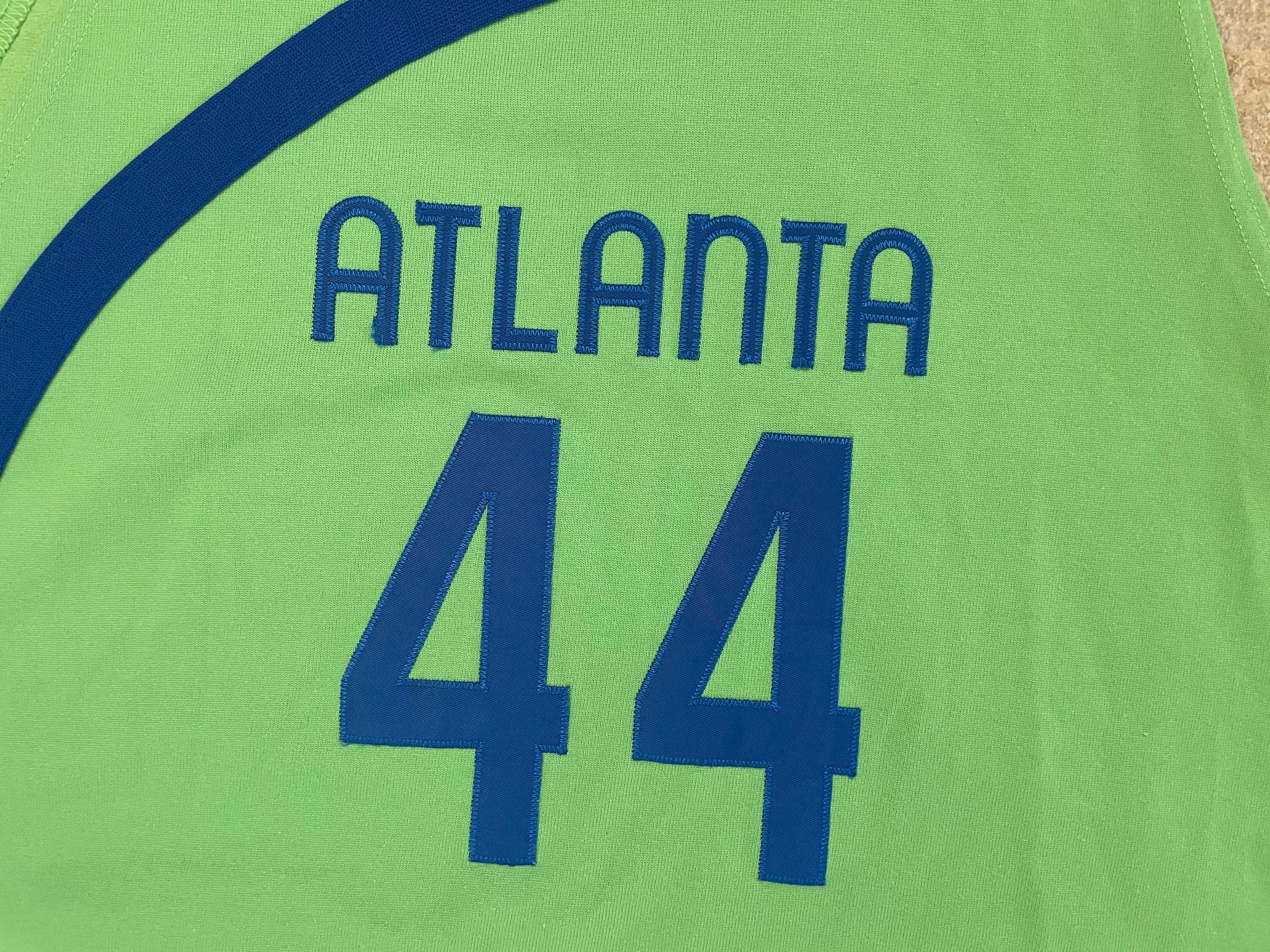 44 PETE MARAVICH Atlanta Hawks NBA Guard White M&N Throwback