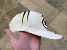 Load image into Gallery viewer, Vintage Green Bay Packers Starter Shockwave Strapback Football Hat