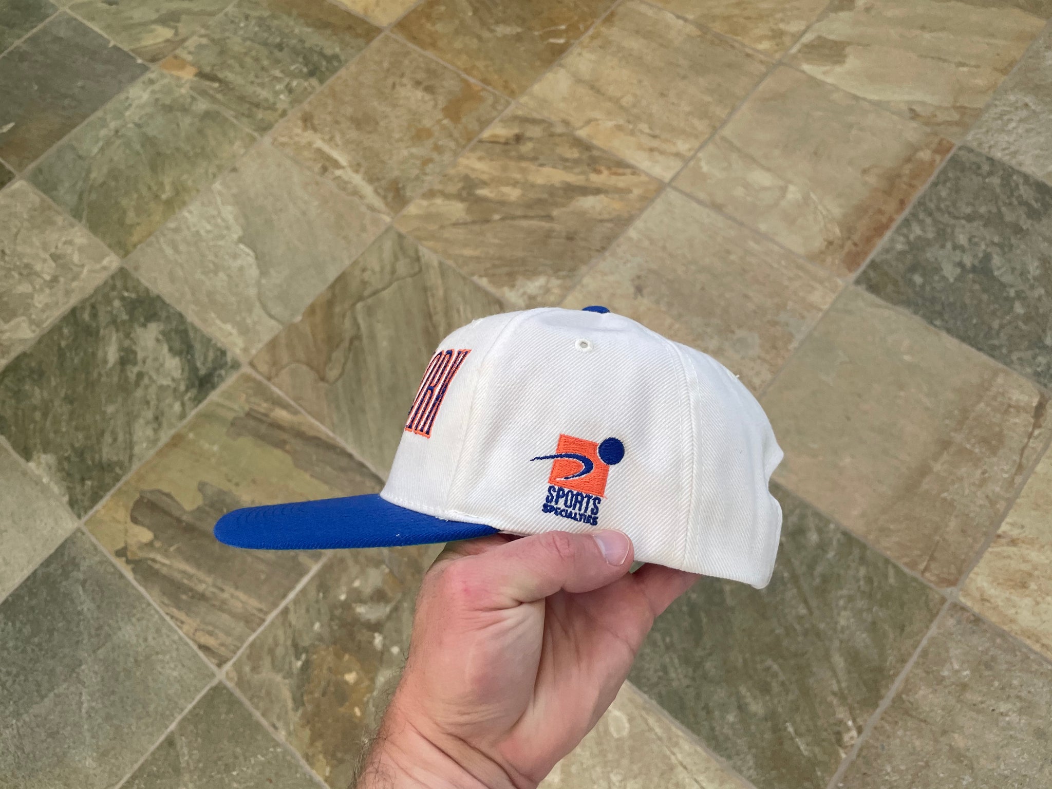 90's Washington Capitals Sports Specialties Laser NHL Snapback Hat – Rare  VNTG