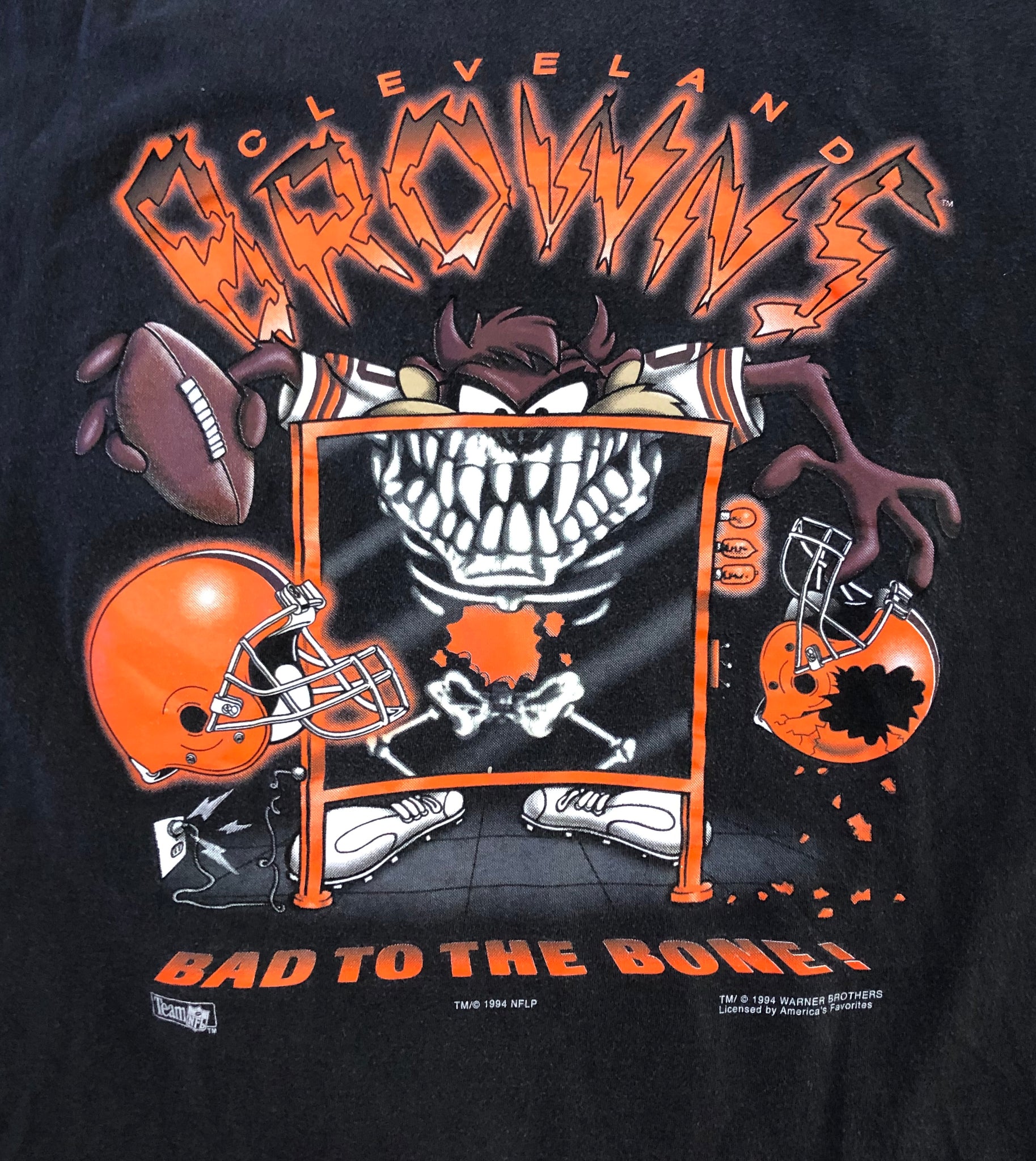 Vintage Cleveland Browns Taz Looney Tunes Football Tshirt, Size Large –  Stuck In The 90s Sports