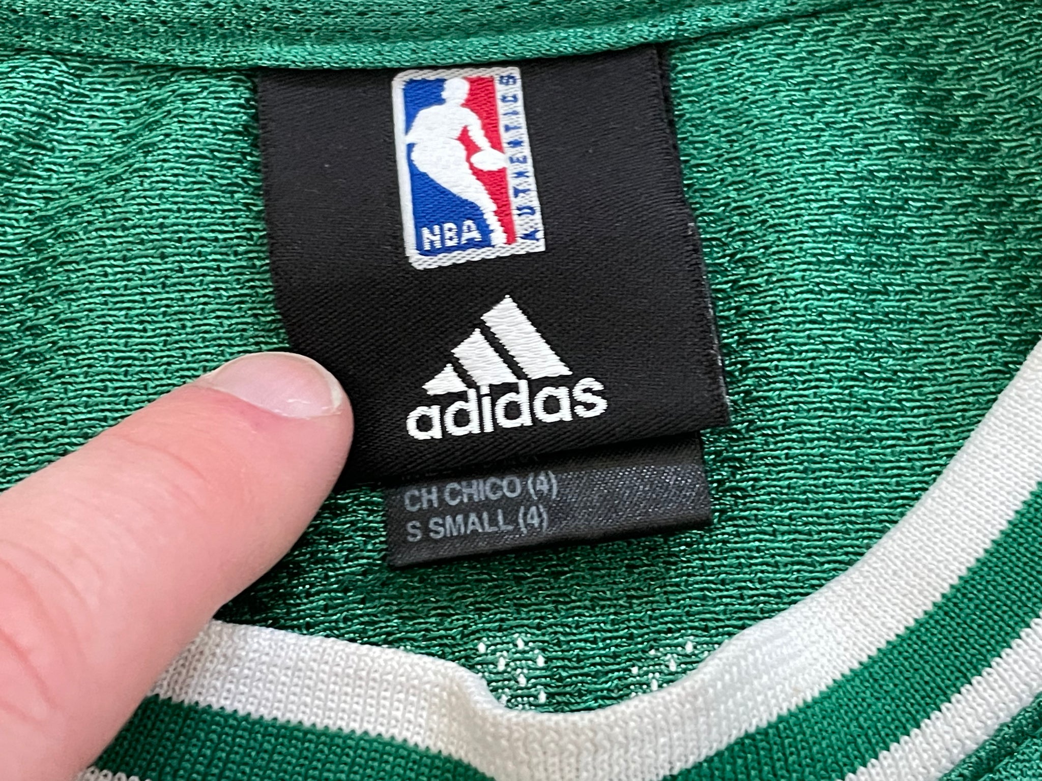 Basketball Jersey Boston NBA (Small) Grey : : Clothing