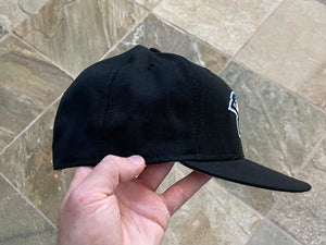 Vintage Toronto Blue Jays New Era Fitted Pro Baseball Hat, Size 7 5/8