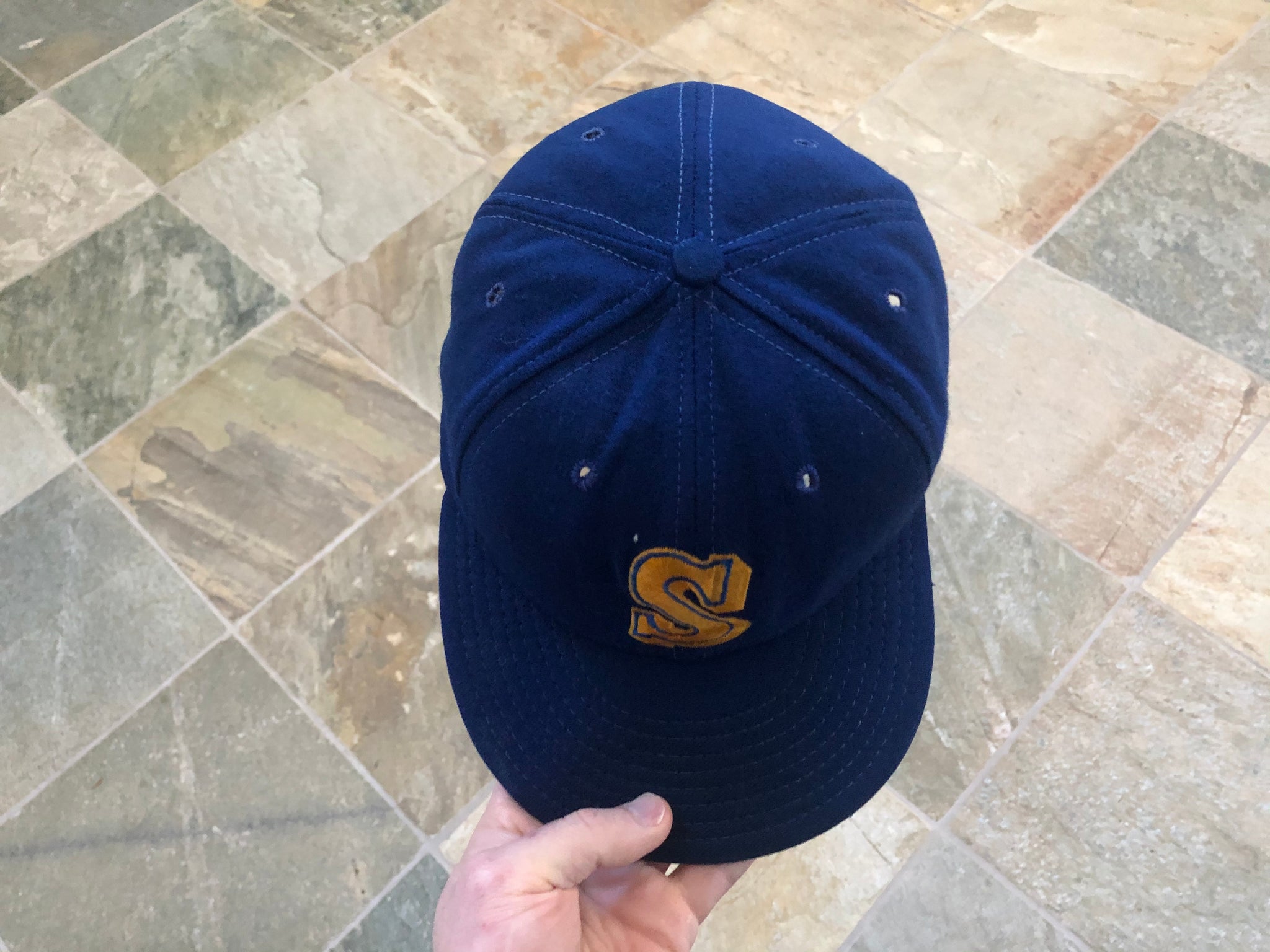 Vintage Logo 7 Seattle Mariners Snapback Cap 