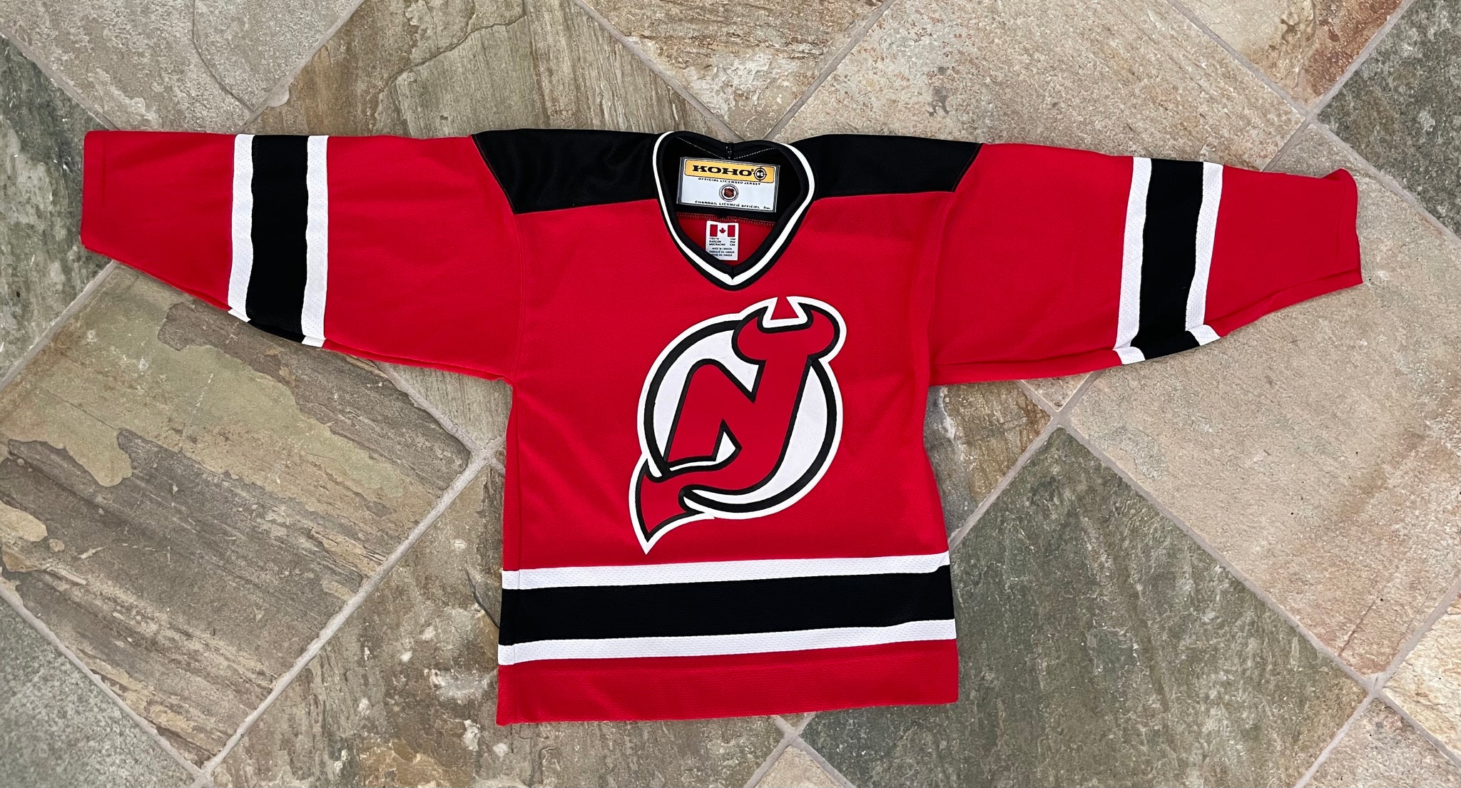 New Jersey Devils Red CCM Hockey Jersey Boys size S/M NHL Signed Vintage