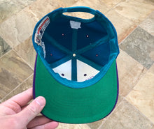 Load image into Gallery viewer, Vintage Charlotte Hornets Starter Snapback Basketball Hat