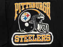 Load image into Gallery viewer, Vintage Pittsburgh Steelers Logo 7 Football Tshirt, Size Small