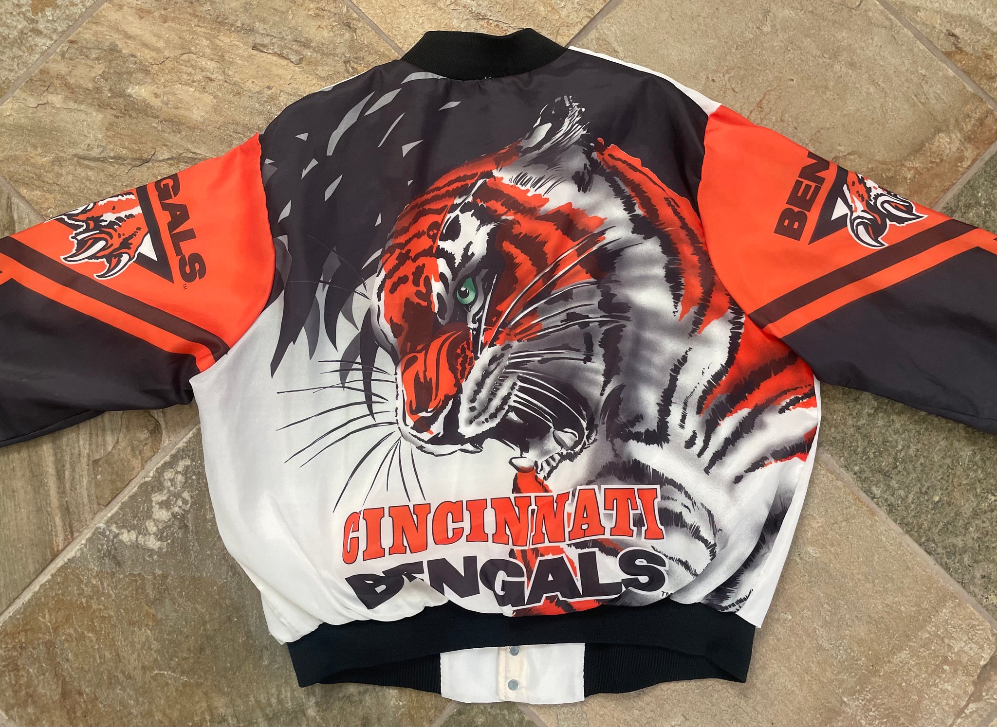 Vintage 90's NFL Cincinnati Bengals Fanimation Satin Jacket • Chalk Line •  L • 