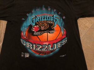 Vintage Vancouver Grizzlies Magic Johnson Basketball Tshirt, Size Adult Large