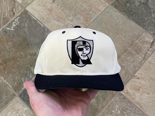 Vintage Oakland Raiders New Era Fitted Pro Football Hat, Size 7 1/4