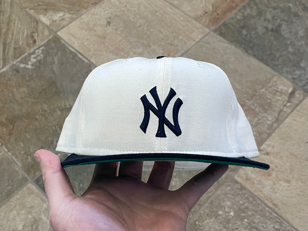 Vintage New York Yankees New Era Pro Fitted Baseball Hat, Size 7