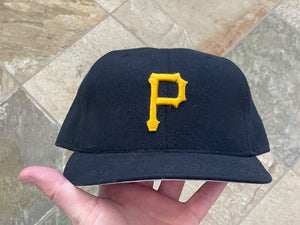 Vintage Pittsburgh Pirates New Era Fitted Pro Baseball Hat, Size 7 5/8