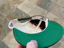 Load image into Gallery viewer, Vintage Cleveland Browns Logo Athletic Splash Snapback Football Hat