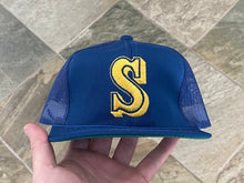 Load image into Gallery viewer, Vintage Seattle Mariners Youngan Youth Snapback Baseball Hat