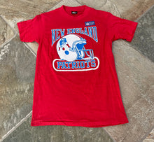 Load image into Gallery viewer, Vintage New England Patriots Football TShirt, Size Medium