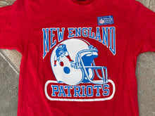 Load image into Gallery viewer, Vintage New England Patriots Football TShirt, Size Medium