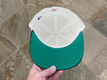 Load image into Gallery viewer, Vintage San Francisco Giants New Era Fitted Pro Baseball Hat, Size 6 7/8