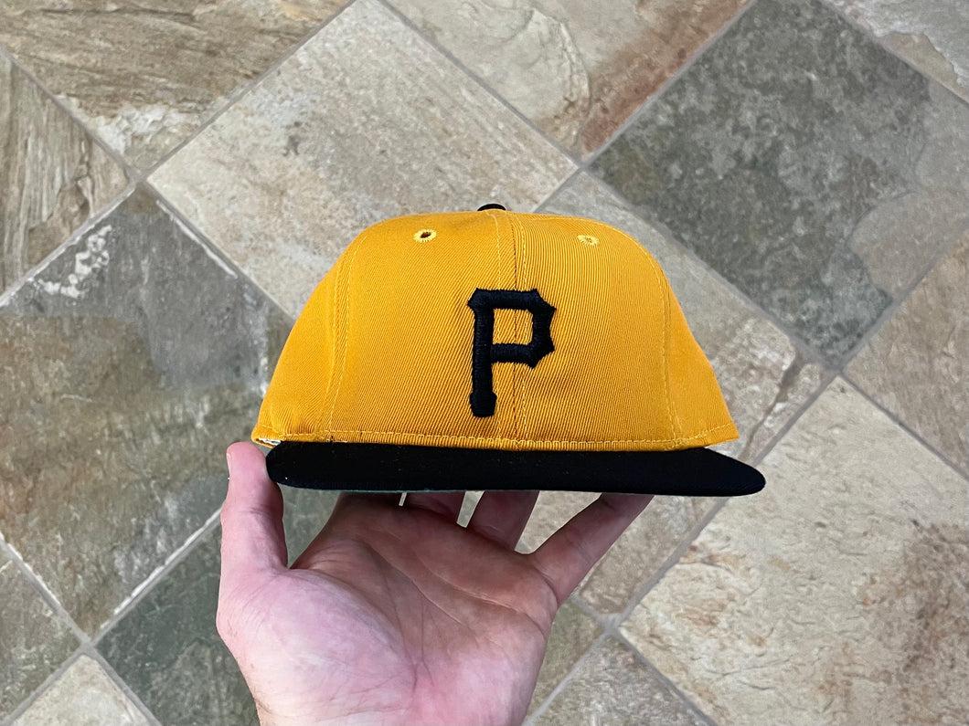 Vintage Pittsburgh Pirates Roman Pro Fitted Baseball Hat, Size 6 7/8