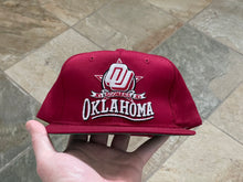 Load image into Gallery viewer, Vintage Oklahoma Sooners Starter Snapback College Hat