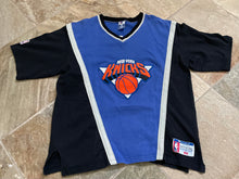 Load image into Gallery viewer, Vintage New York Knicks Champion Shooting Basketball TShirt, Size Large