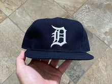 Load image into Gallery viewer, Vintage Detroit Tigers Sports Specialties Snapback Baseball Hat