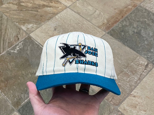 Vintage Calgary Flames Logo Athletic Sharktooth Snapback Hockey Hat – Stuck  In The 90s Sports