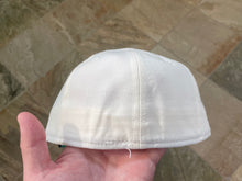 Load image into Gallery viewer, Vintage San Francisco Giants New Era Fitted Pro Baseball Hat, Size 6 7/8