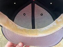 Load image into Gallery viewer, Vintage Pittsburgh Pirates New Era Fitted Pro Baseball Hat, Size 7 5/8