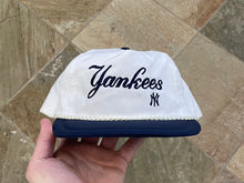 Load image into Gallery viewer, Vintage New York Yankees Universal Snapback Baseball Hat