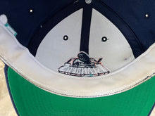 Load image into Gallery viewer, Vintage New York Islanders Sports Specialties Plain Logo Snapback Hockey Hat