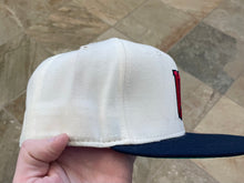 Load image into Gallery viewer, Vintage Minnesota Twins New Era Fitted Pro Baseball Hat, Size 7 1/4