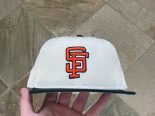 Load image into Gallery viewer, Vintage San Francisco Giants New Era Fitted Pro Baseball Hat, Size 6 7/8