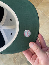 Load image into Gallery viewer, San Francisco Giants New Era Heritage Series Fitted Pro Baseball Hat, Size 7 1/8