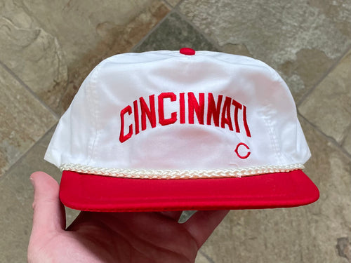 Vintage Cincinnati Reds Universal Snapback Baseball Hat