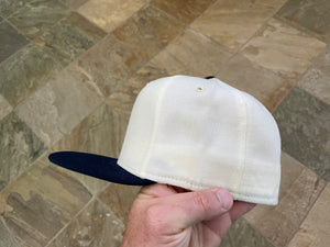 Vintage New York Yankees New Era Fitted Pro Baseball Hat, Size 6 3/4