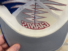 Load image into Gallery viewer, Vintage New York Giants Starter Shockwave Strapback Football Hat