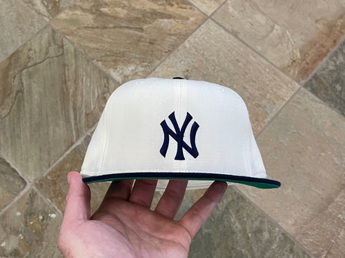 Vintage New York Yankees New Era Fitted Pro Baseball Hat, Size 6 3/4
