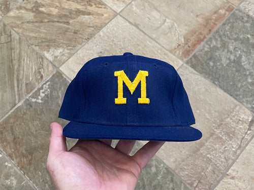 Vintage Michigan Wolverines Sports Specialties Plain Logo Pro Fitted College Hat, Size 7 1/8